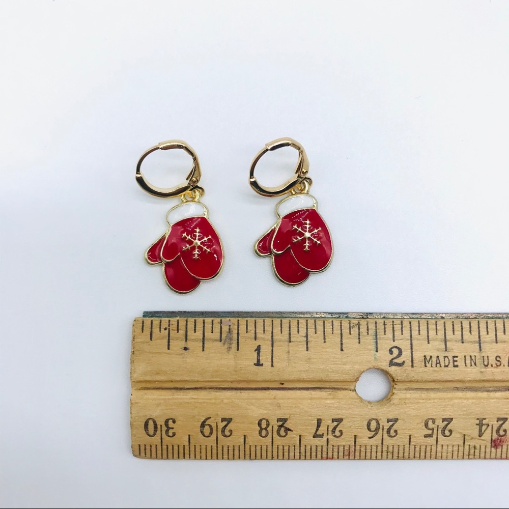 Christmas mittens dangling earrings new